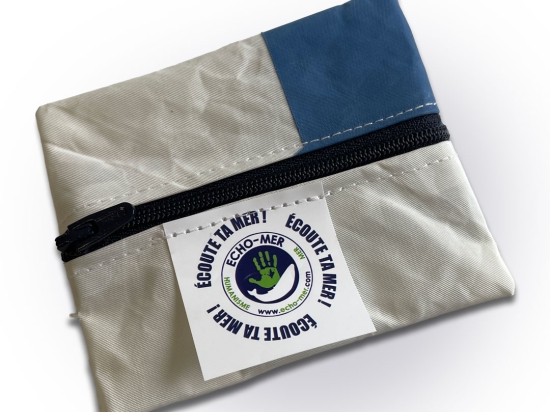 Porte-Monnaie Bicolore Blanc-Bleu Marine en Voile Recyclée